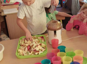 Samodzielnie przygotowujemy sok z jabłek