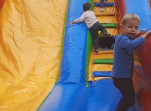 Zabawy na dmuchańcku