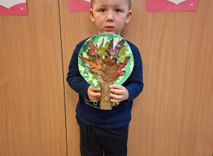 Weekendowe jesienne drzewo