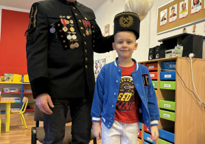 Chłopiec z górnikiem