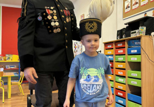 Chłopiec z górnikiem