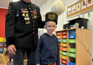 Chłopiec z górnikiem