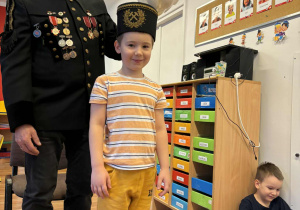 Chłopiec z górnikiem