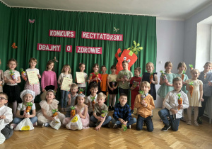 szuscy uczestnicy konkursu recytatorskirgo Dbamy o zdrowie