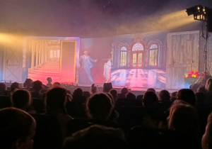 Widok na scenę teatralną