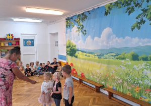 Nowe dzieci są pasowane na przedszkolaka
