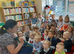 Wycieczka do biblioteki grupa I i II